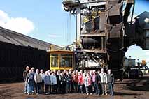 Grube vor Bagger